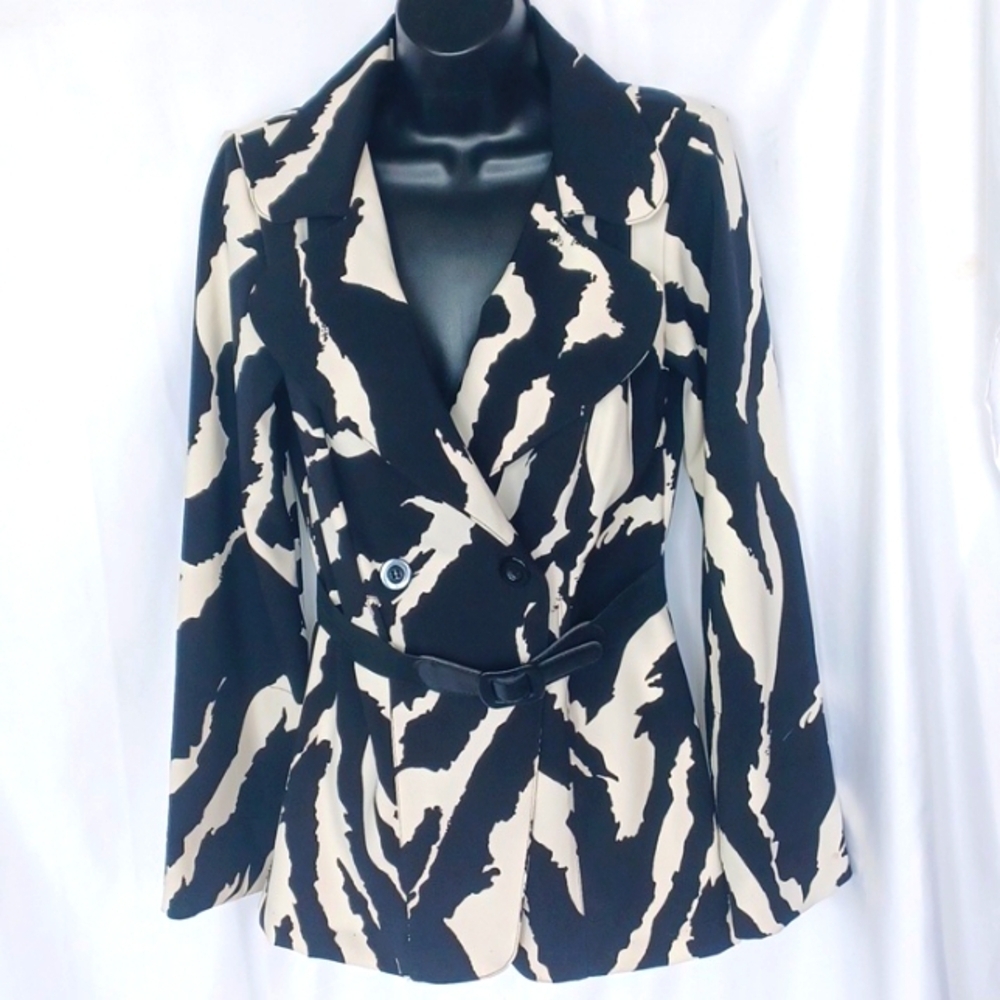 Wrapper jacket Jr sz M, black & cream, belted